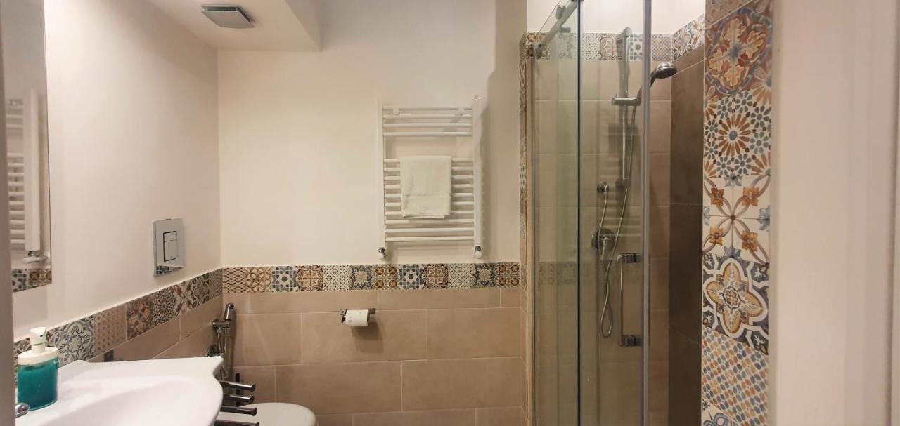Casa Cesira Hotel Napoli Bagian luar foto